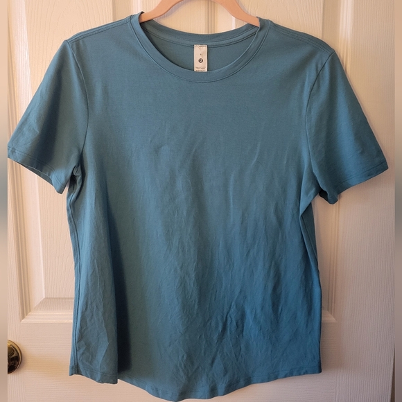lululemon athletica Tops - lululemon athletica Teal Short Sleeve Top
